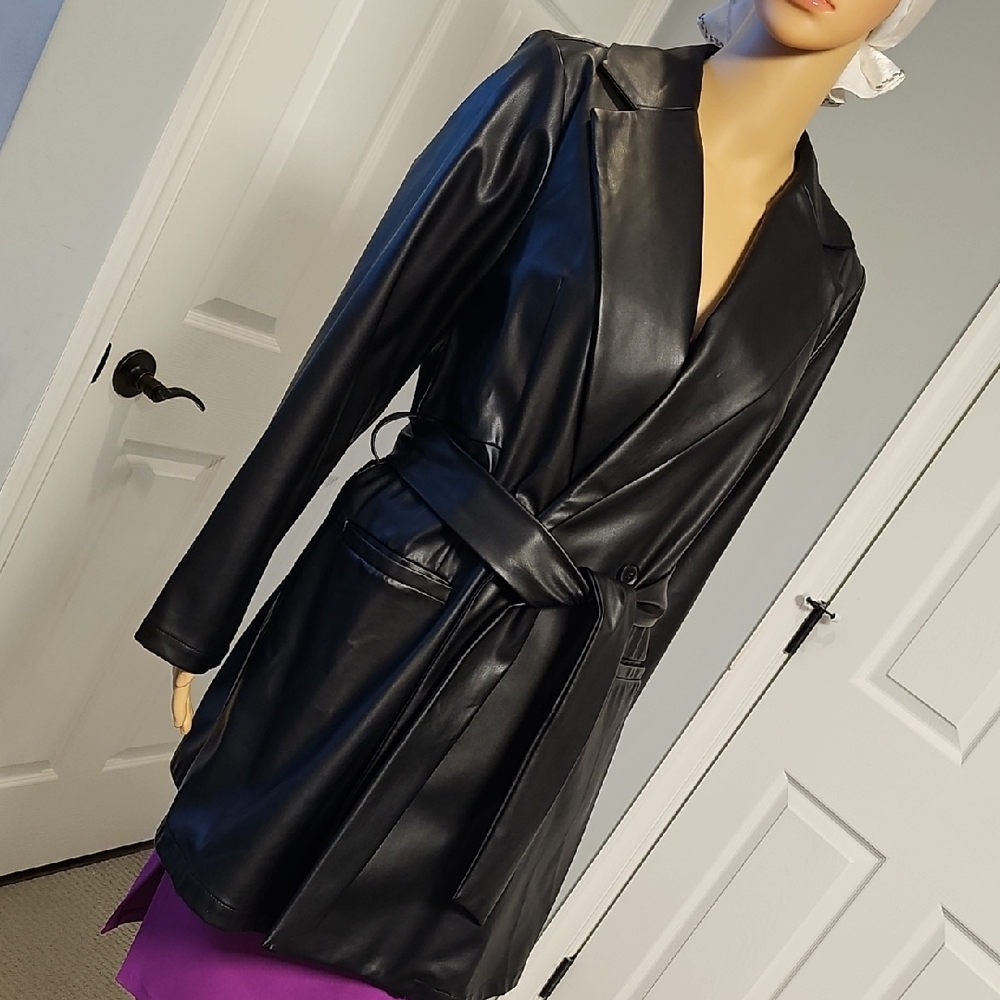 Torrid 00 Women's Black Faux Leather Trench Coat with Belt
